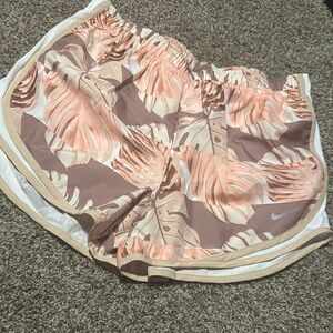 Nike Tempo Dri-Fit shorts (womens’ L) - EUC!